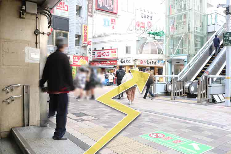 地上に出たら左側からロータリーを回りこみます